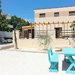 Beautiful Lona With Private Pool Near Pula * Peroj