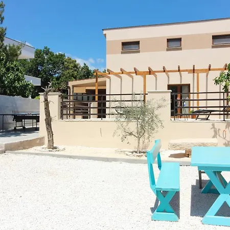 Beautiful Lona With Private Pool Near Pula * 佩罗杰