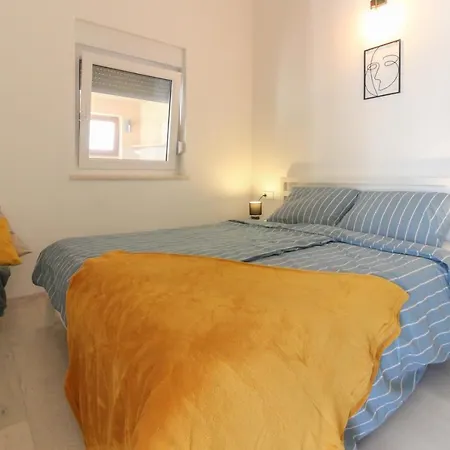 Beautiful Lona With Private Pool Near Pula * Peroj