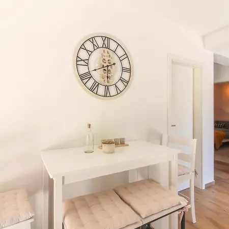 Beautiful Lona With Private Pool Near Pula Willa *