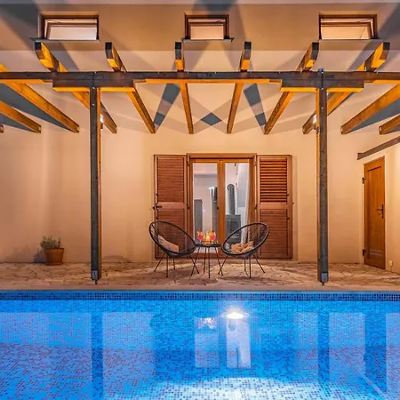 Willa Beautiful Lona With Private Pool Near Pula Peroj